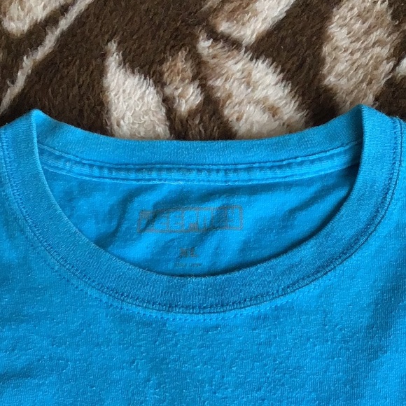 Shirt - Picture 5 of 5